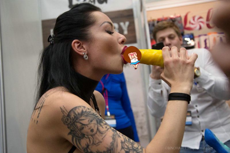 Ůģ����ʾ����������