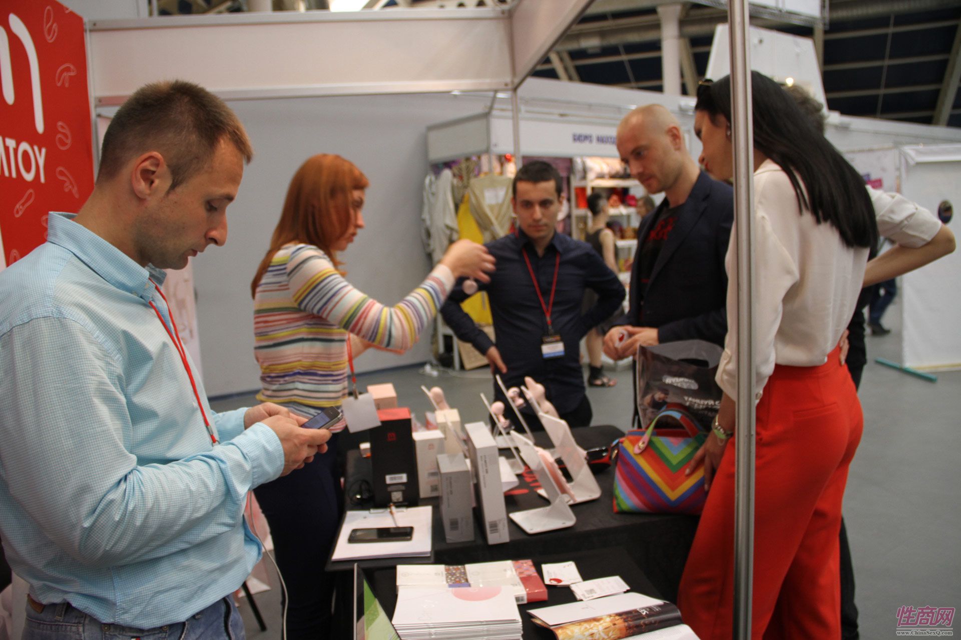 采购商详细询问产品特性