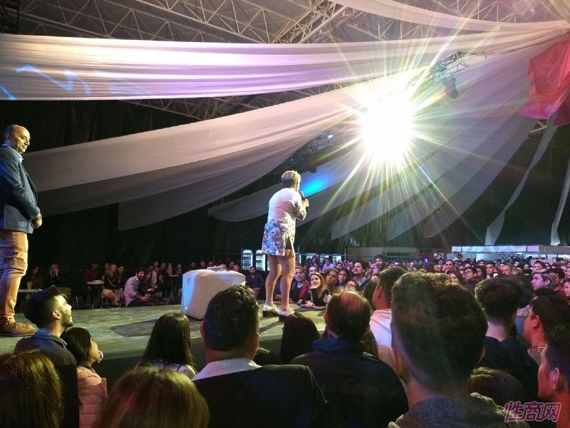 ��ҵ��̳���α�����̨�͹��ڻ���