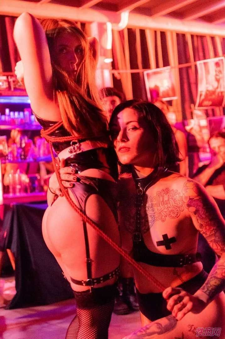 ��λ��Ů�����ʾ����SM��Ϸ