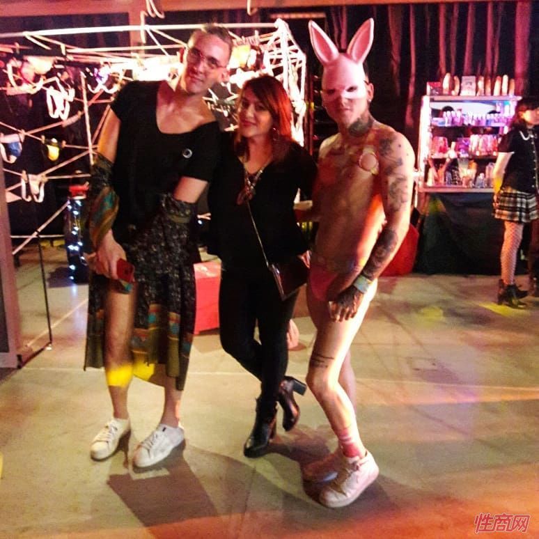 ��Һ�չ�̺�Ӱ