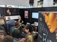 ��Ȥ��Ʒչ̨ǰ�Ĺ���