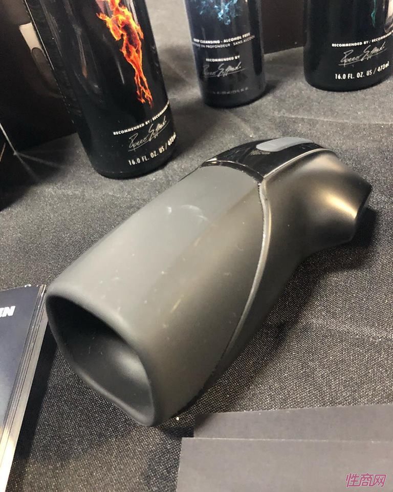 ���ŷɻ���