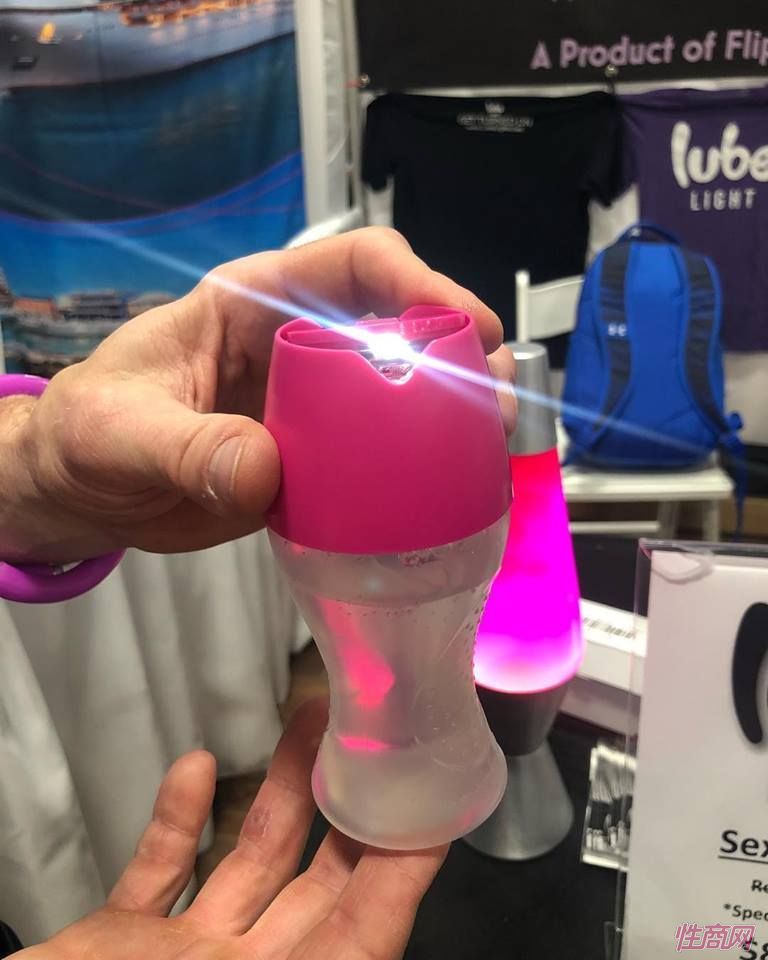 �󻬼���������Ƕ��С����