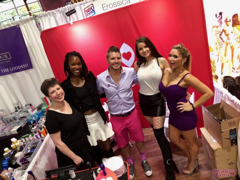 ���ں�չ�����ܺ�Ӱ