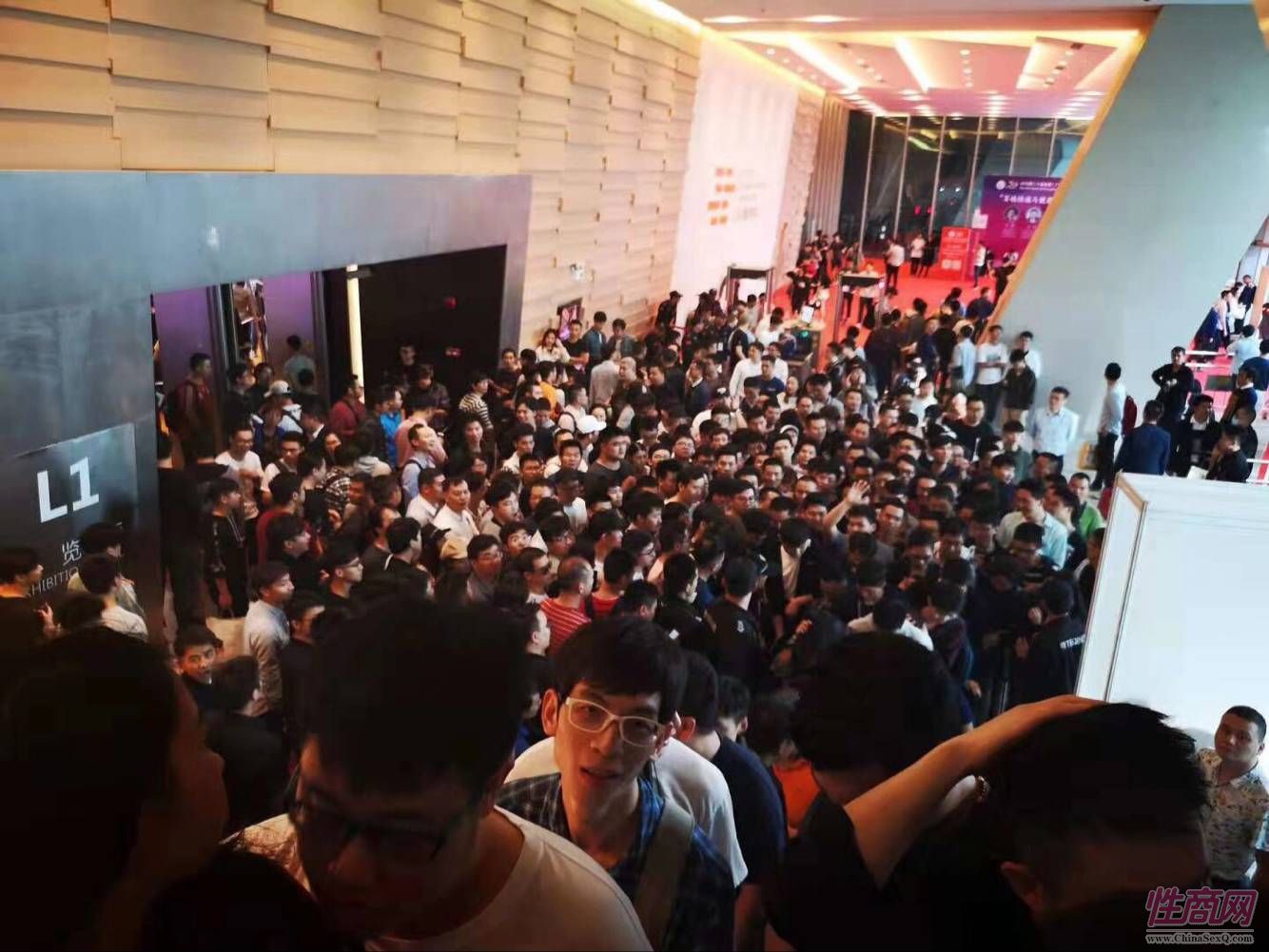 18年广州性文化节-展会现场 (10)