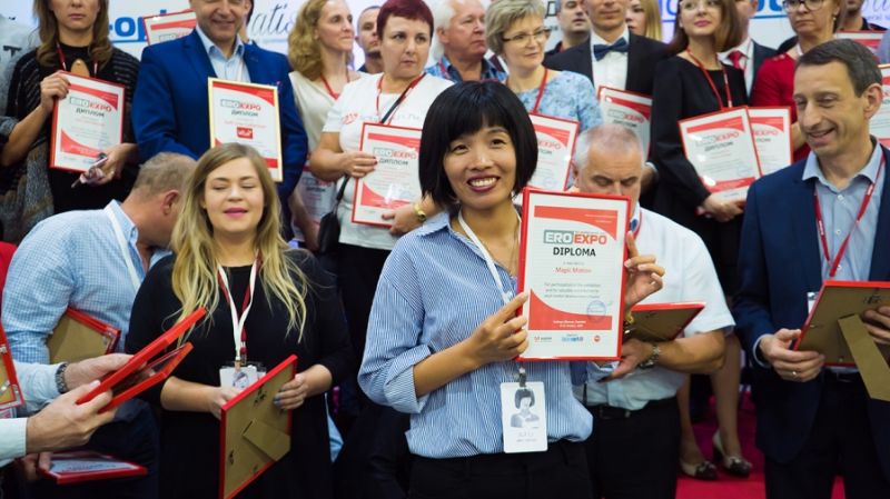 �й��Ϻ��ȶ���˾չʾ��֤��