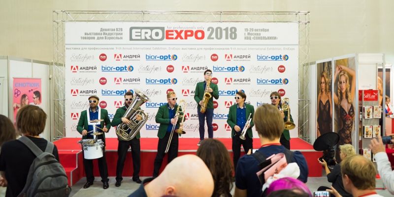 ���ֶ��ֳ�����