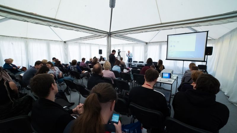 ����˹����չ���ʻ03