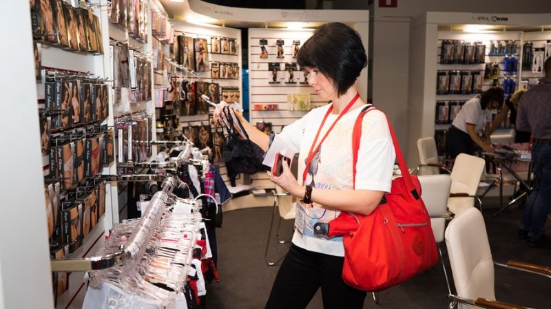 ����˹����չ�ֳ�����010