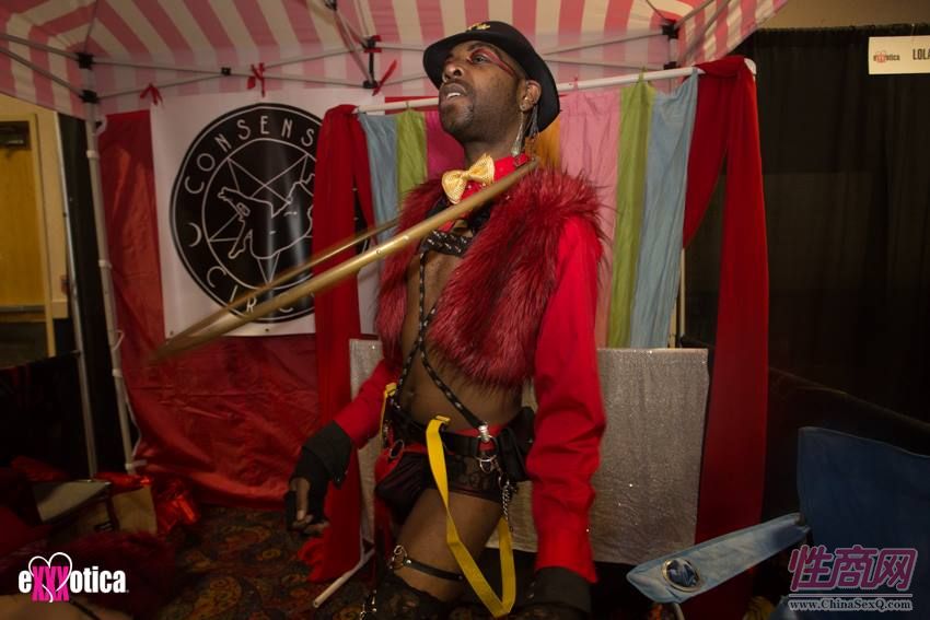 18美国eXXXotica 丹佛成人展:展会现场 (12)