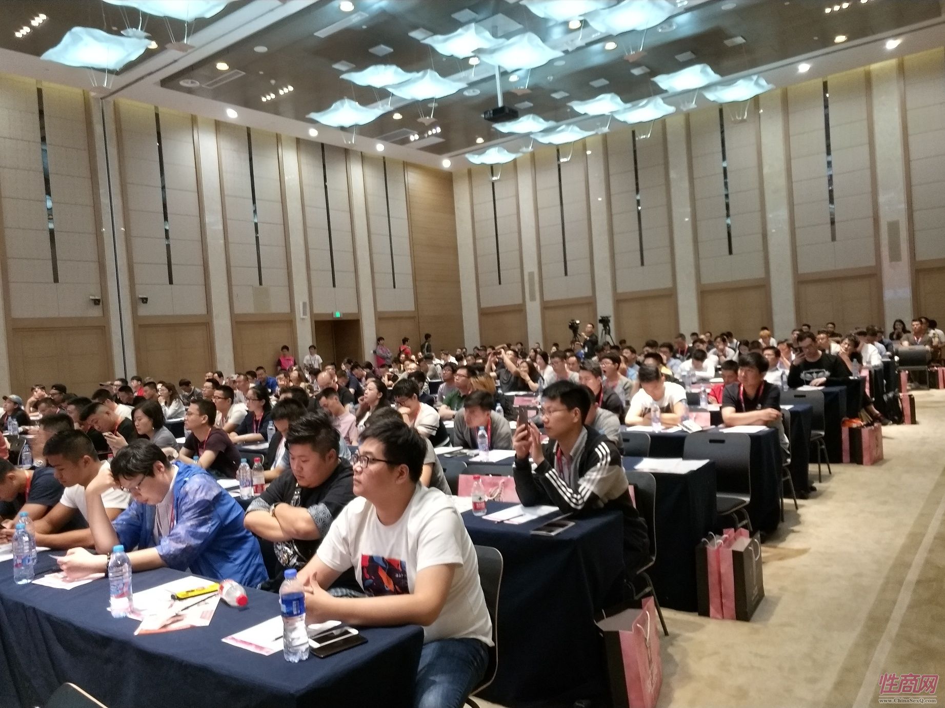 18上海成人展-高峰论坛 (42)