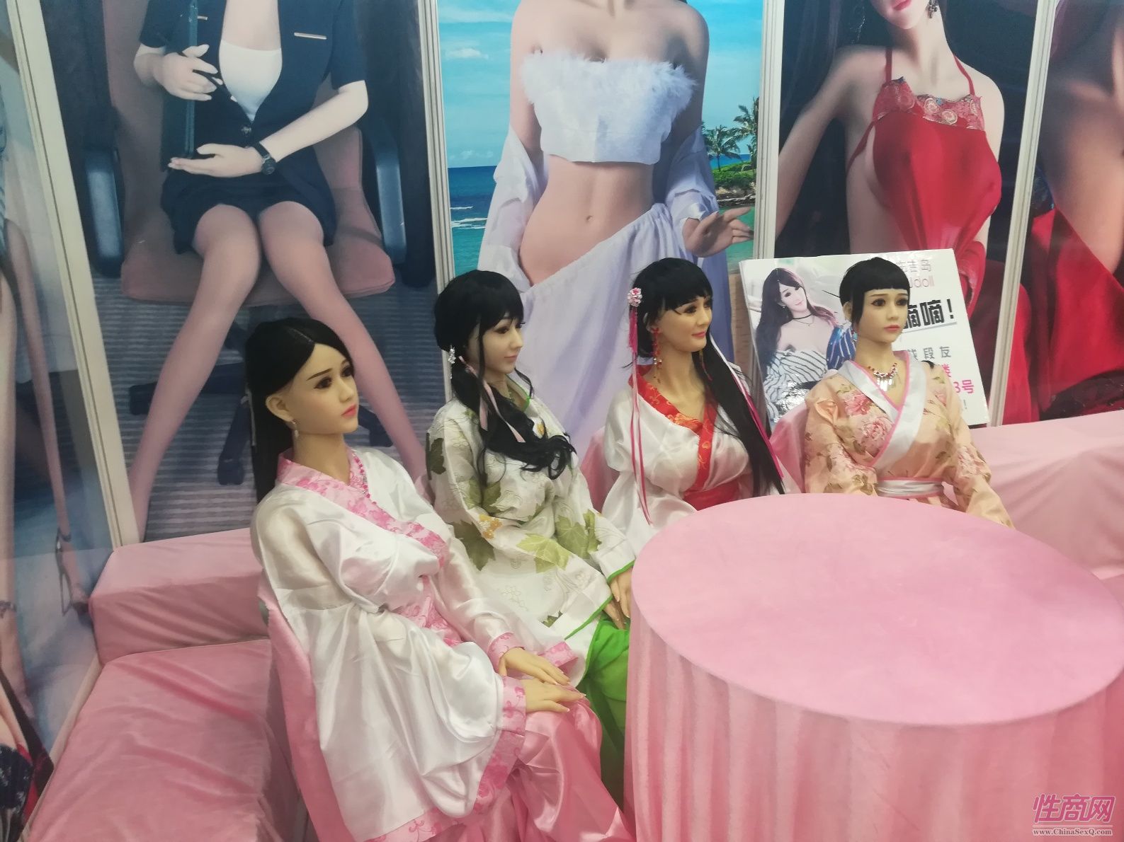 18上海成人展-实体娃娃 (16)