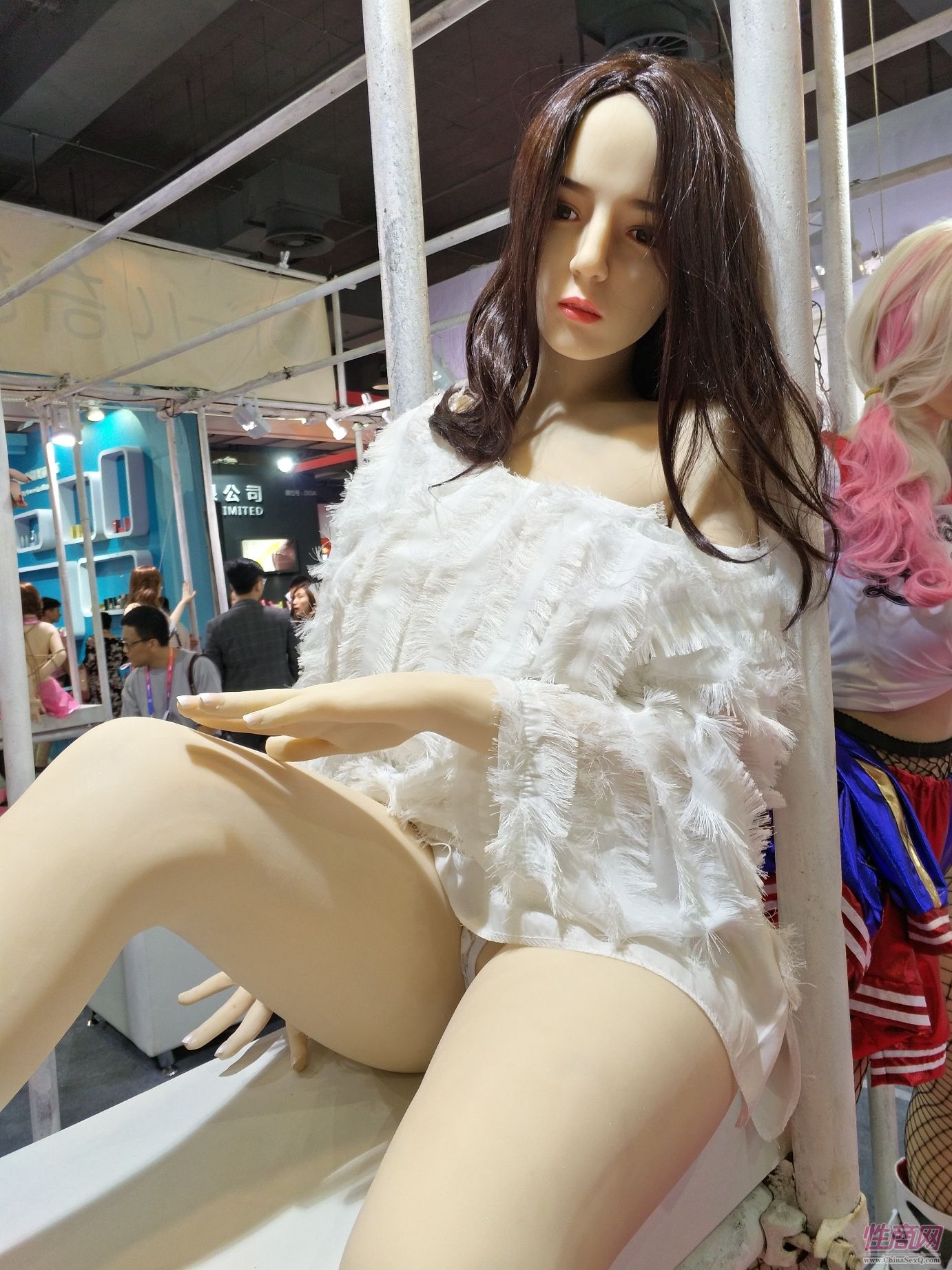 18上海成人展-实体娃娃 (22)