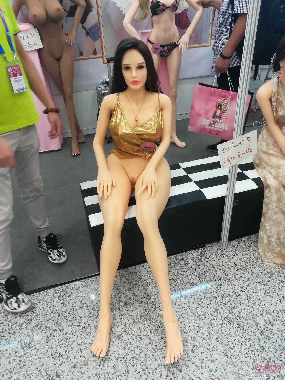 18上海成人展-实体娃娃 (32)