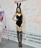 ��Ů��ģ�ظ����Ը�