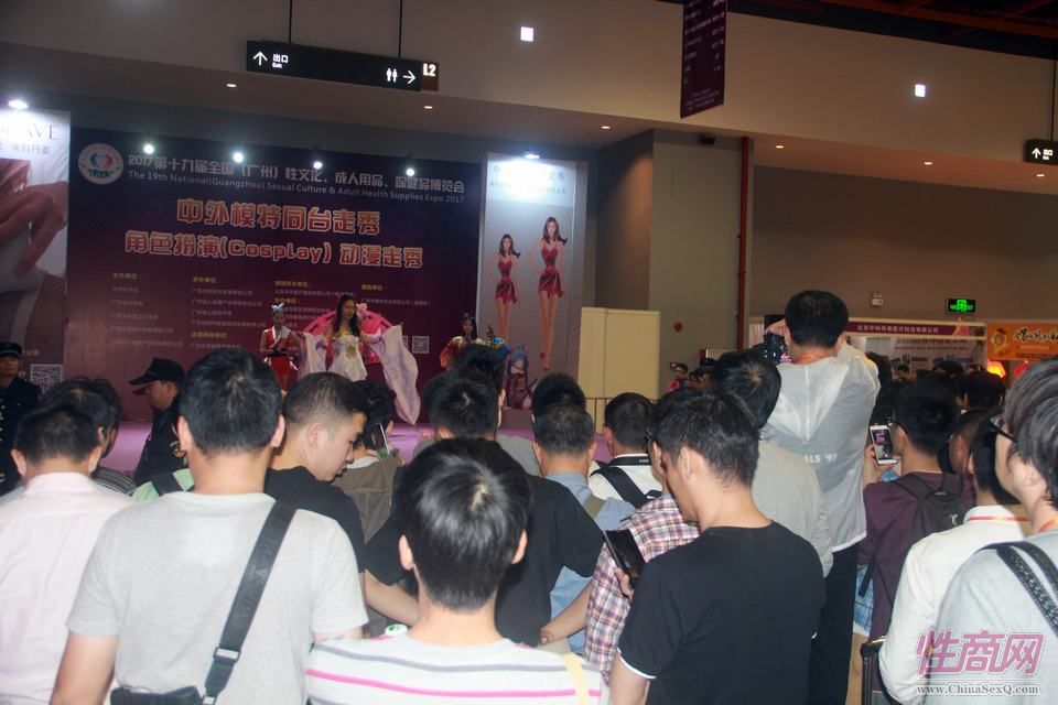 情趣内衣秀人气爆棚
