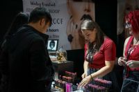 �Ը����޵Ļ�ױƷչ��