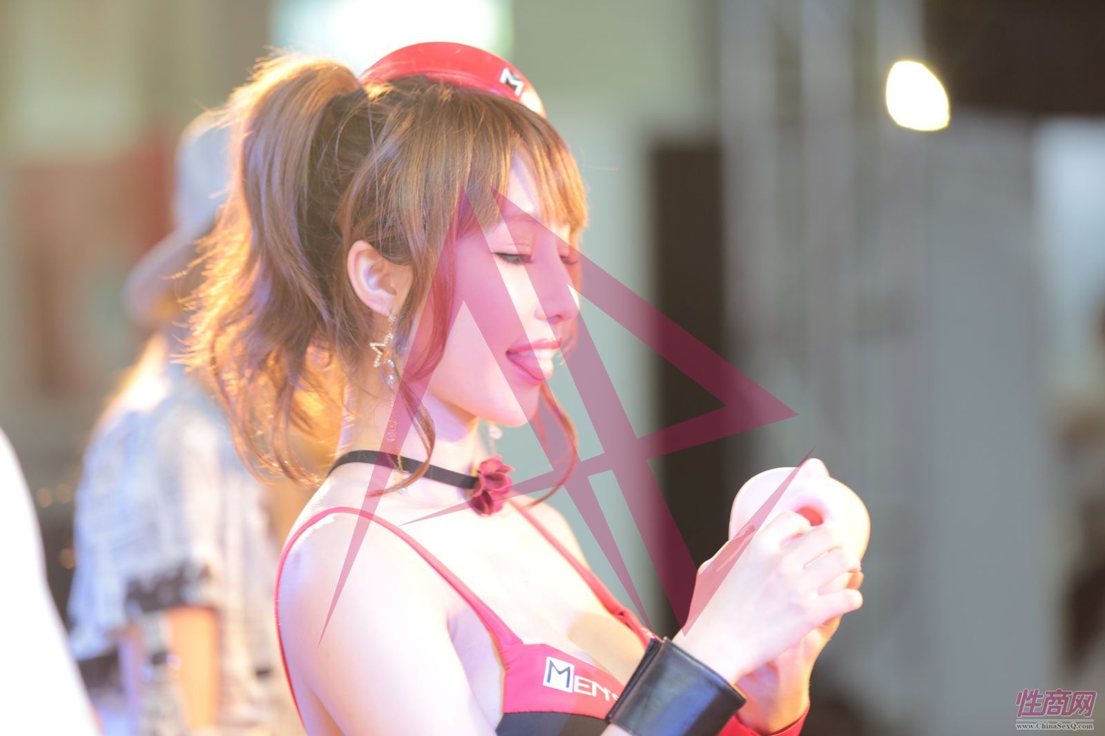 该款玩具仿照彩美旬果精确倒模