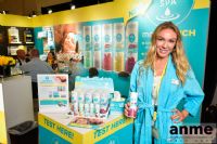 Ů�û�����Ʒչ��