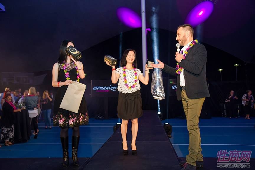 赞助商展示新款产品