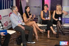 ������Ȥ�佱��XBIZ Show��ר�ҷ��� (1)