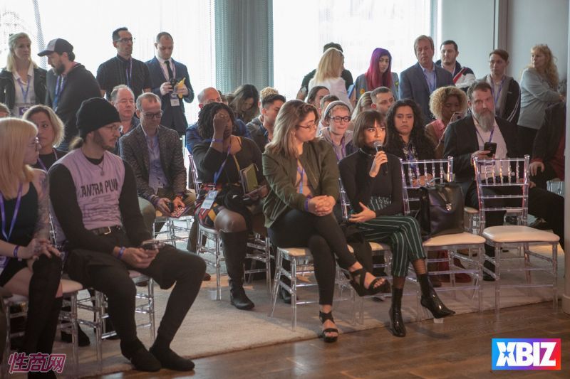 ������Ȥ�佱��XBIZ Show��ר�ҷ��� (8)