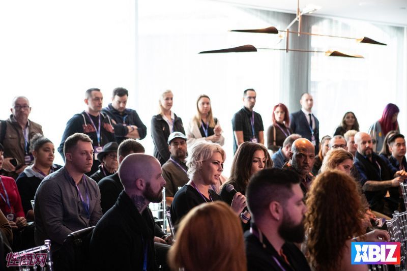 ������Ȥ�佱��XBIZ Show��ר�ҷ��� (10)