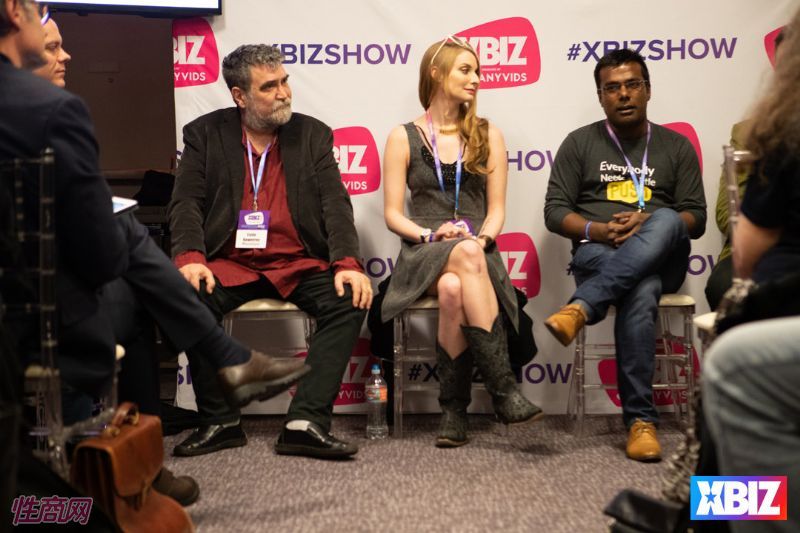 ������Ȥ�佱��XBIZ Show��ר�ҷ��� (12)