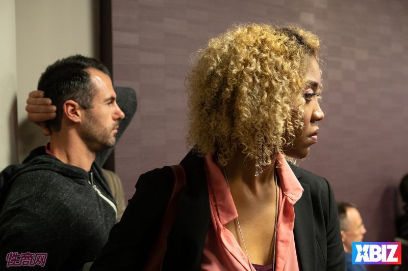 ������Ȥ�佱��XBIZ Show��ר�ҷ��� (27)