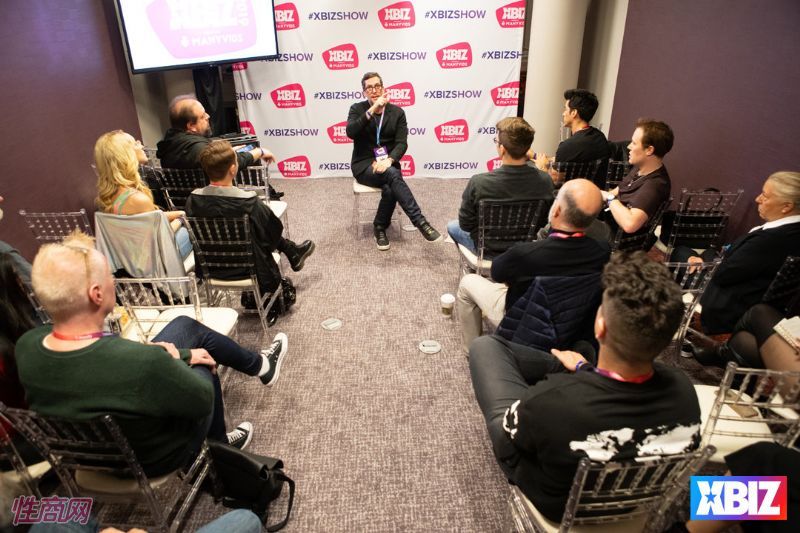 ������Ȥ�佱��XBIZ Show��ר�ҷ��� (29)