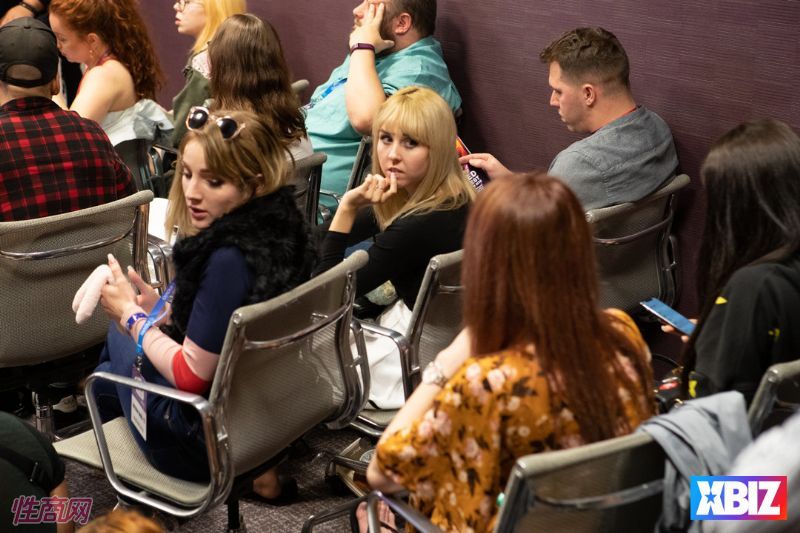 ������Ȥ�佱��XBIZ Show��ר�ҷ��� (31)