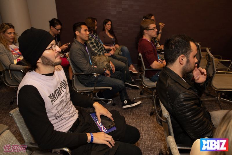 ������Ȥ�佱��XBIZ Show��ר�ҷ��� (36)