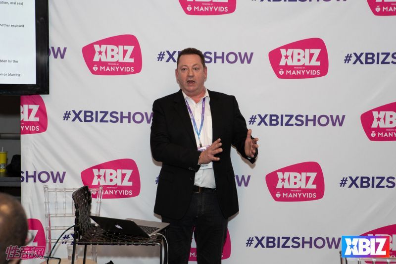 ������Ȥ�佱��XBIZ Show��ר�ҷ��� (42)