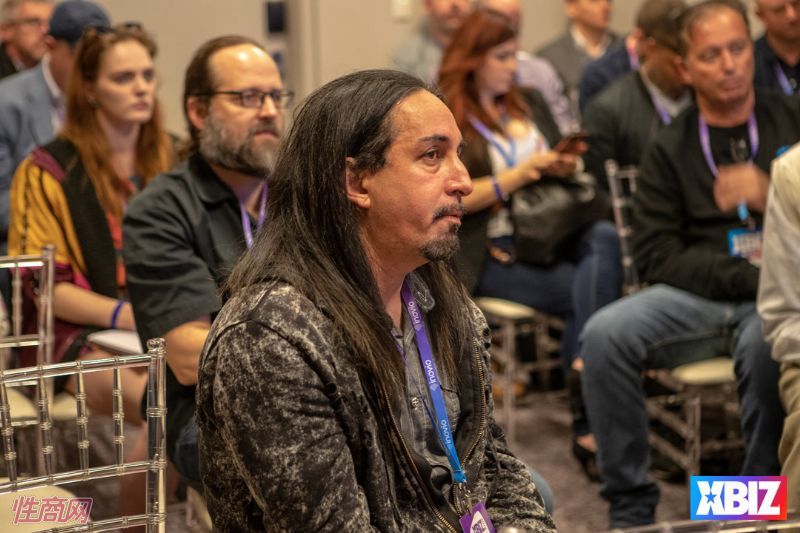 ������Ȥ�佱��XBIZ Show��ר�ҷ��� (43)