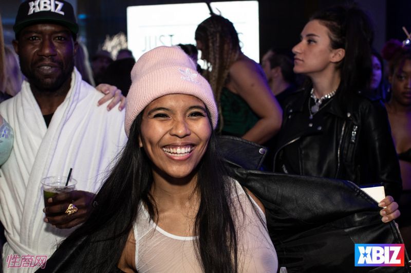 ������Ȥ�佱��XBIZ��������� (40)