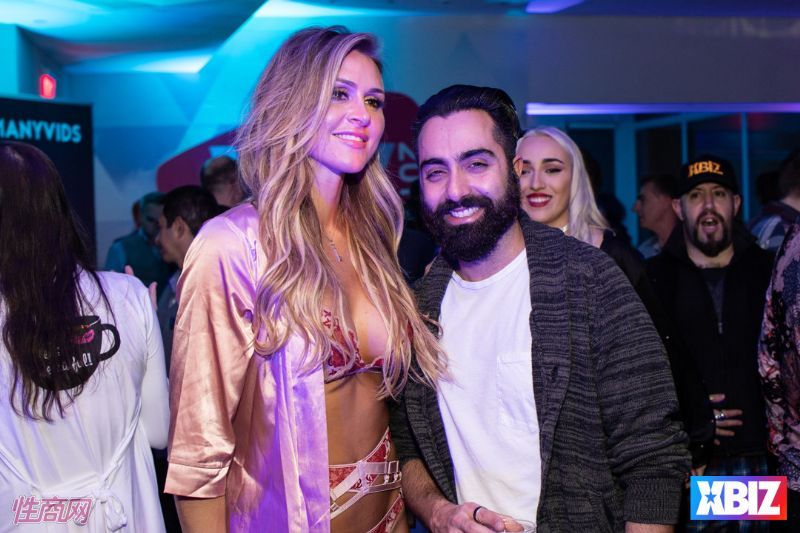 ������Ȥ�佱��XBIZ��������� (51)