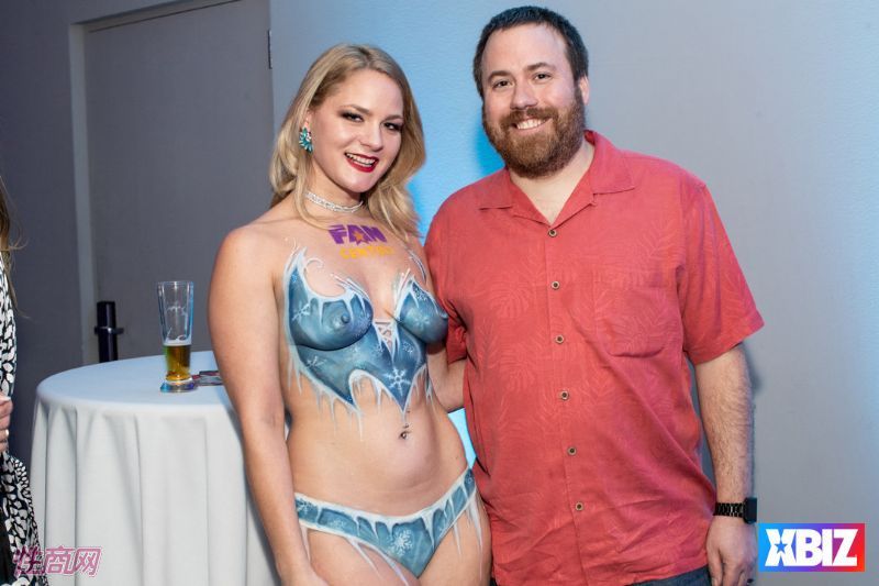 ������Ȥ�佱��XBIZ��������� (2)