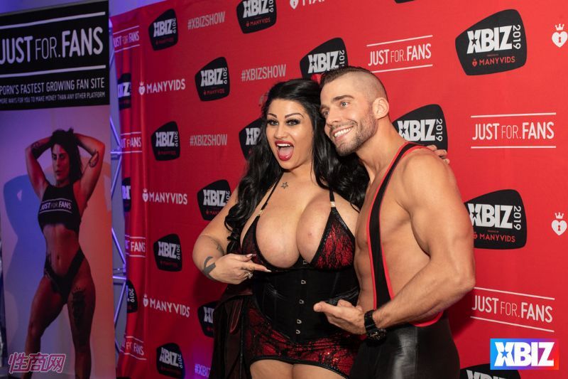 ������Ȥ�佱��XBIZ��������� (4)