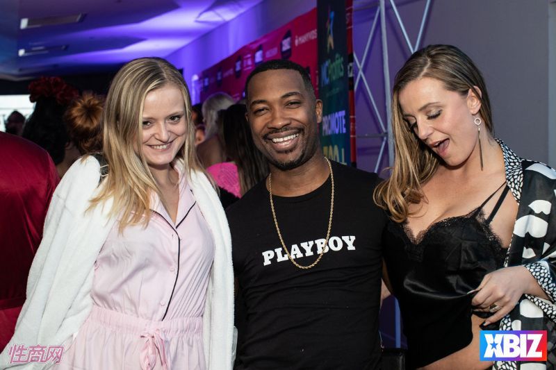 ������Ȥ�佱��XBIZ��������� (5)