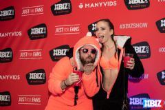 ������Ȥ�佱��XBIZ��������� (8)