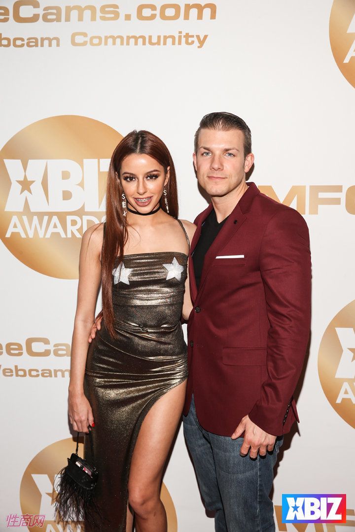 ������Ȥ�佱��XBIZ����̺�� (30)