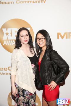 ������Ȥ�佱��XBIZ����̺�� (24)