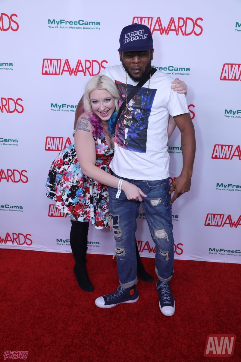 ��ƤŮ�α��������£��мα�ֱ���ܲ���...