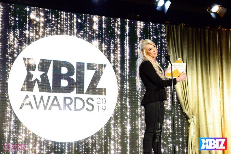 XBIZ������Ȥ�佱���ֳ�ʢ�� (19)