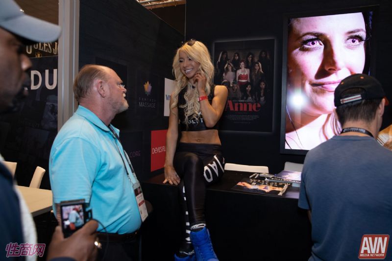 ��˹ά��˹����չAVN-չ���һ�� (26)