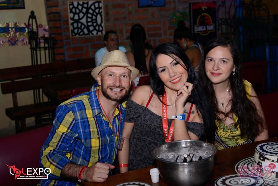 �α������ɶ��Ͼ����