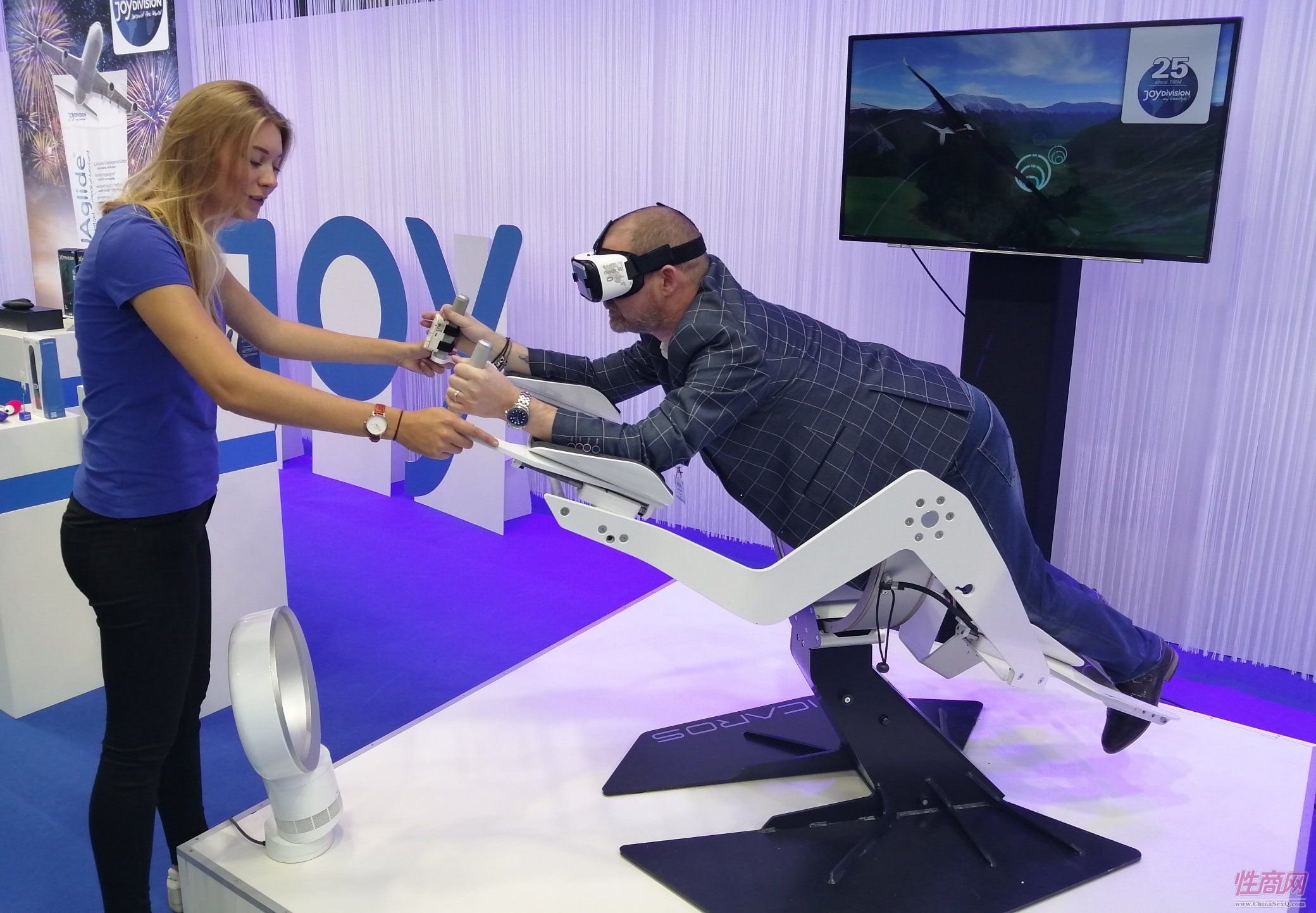 JoyDivision展区的VR体感游戏