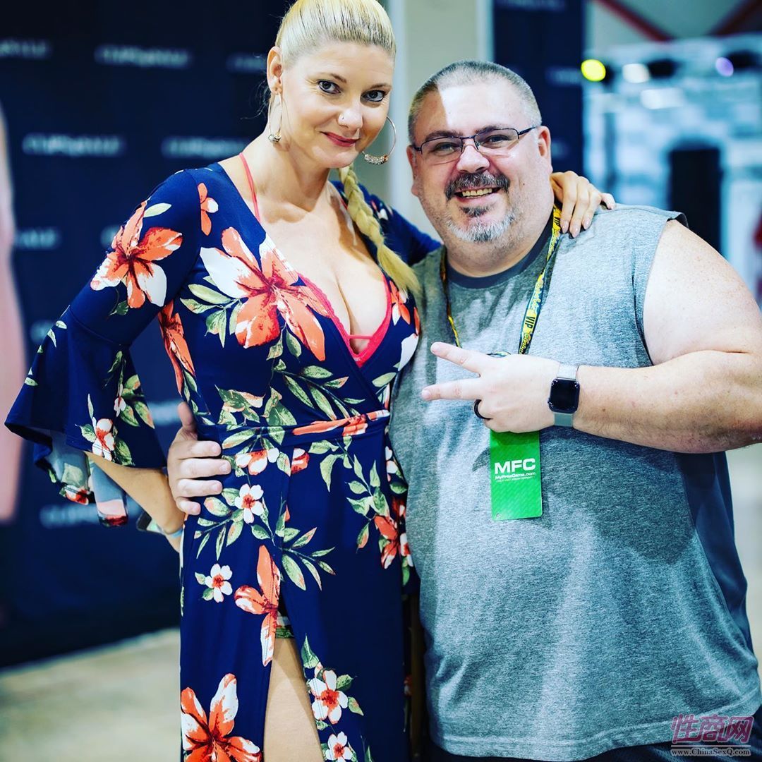 成人视频直播平台赞助2019美国迈阿密成人展图片23