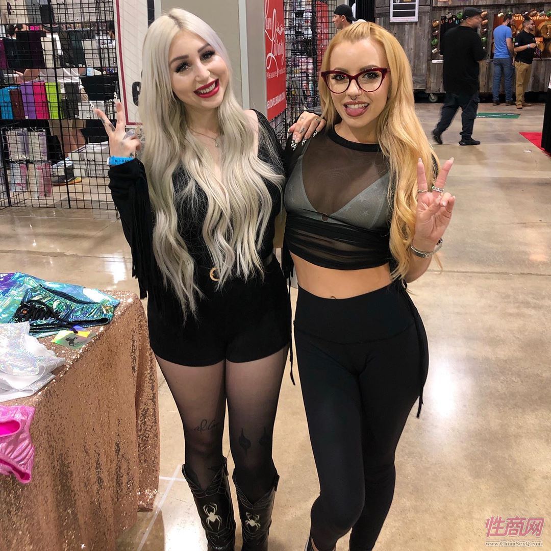 成人视频直播平台赞助2019美国迈阿密成人展图片24